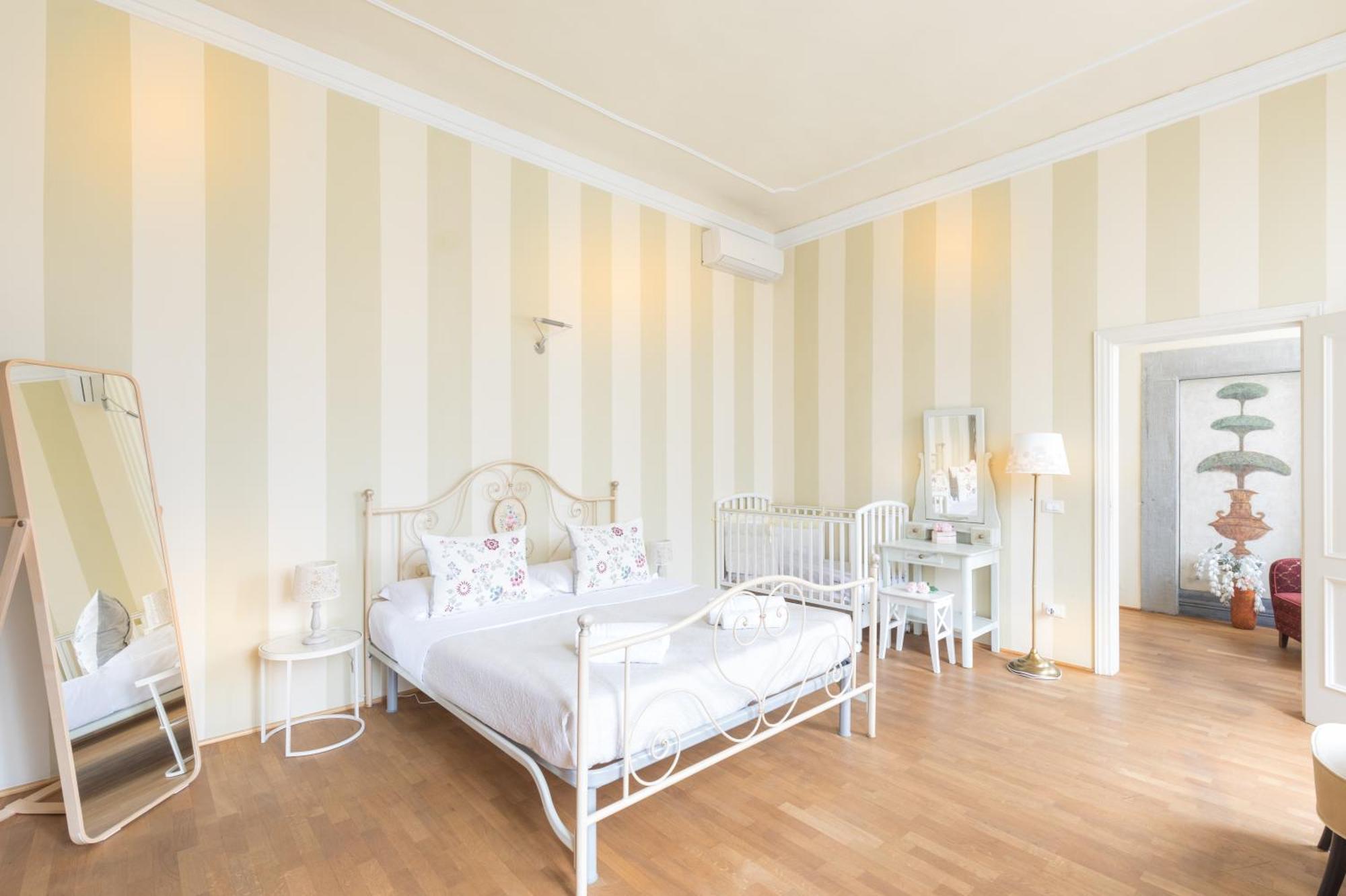 A Touch Of History, In Santa Reparata Firenze Bagian luar foto