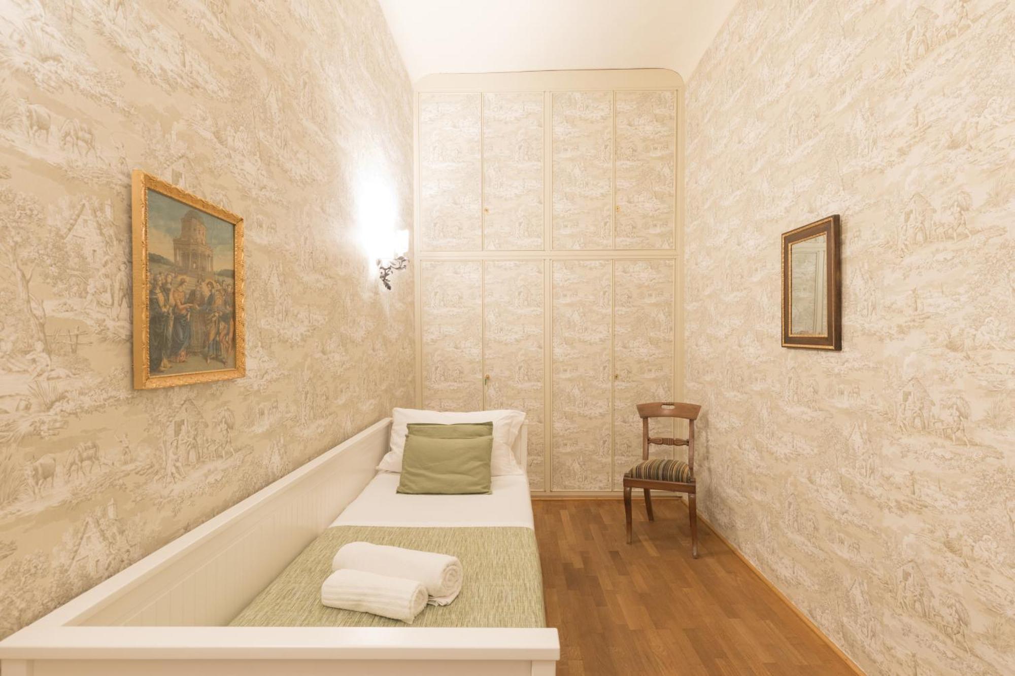 A Touch Of History, In Santa Reparata Firenze Bagian luar foto